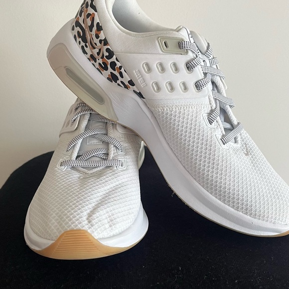 Nike Air Max Bella TR 4 Premium - Picture 3 of 6